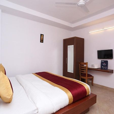 Capital O 12807 Amaira Hotel And Banquets Noida Dış mekan fotoğraf