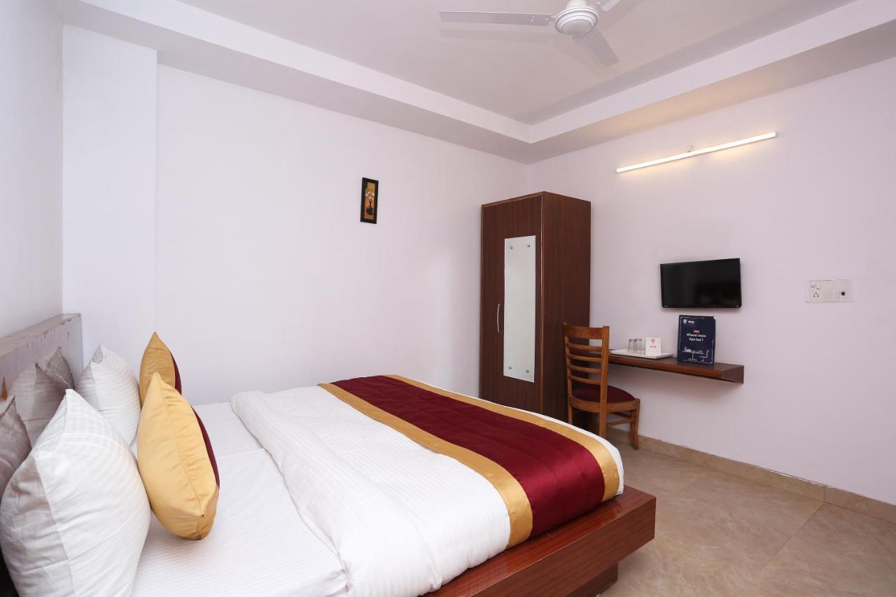 Capital O 12807 Amaira Hotel And Banquets Noida Dış mekan fotoğraf